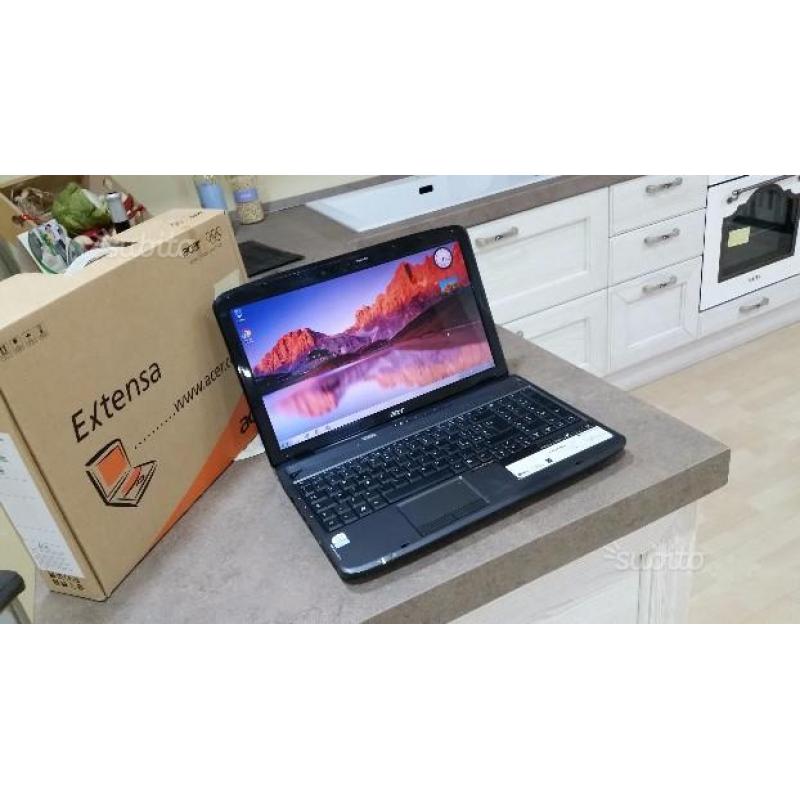 Notebook Acer 15.6 i3 4 gb di ram webcam